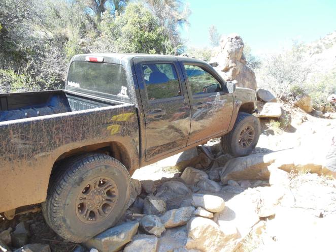 This Colorado went just before I did. His 35's deceived me. It's all that Colorado's fault!!!! AAAAARGGGHHHH!!!!! This is the first obstacle. The one that sealed my fate.